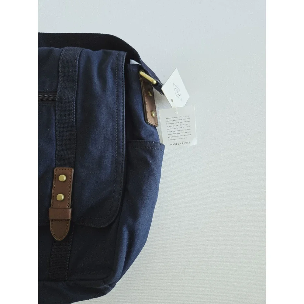 NWT Fossil Waxed Canvas City Bag Messenger Navy Blue Crossbody Pockets ($198)